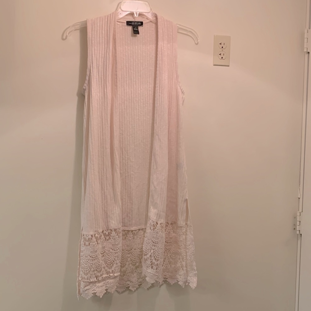 Cream knit kimono with lace trim 🟥